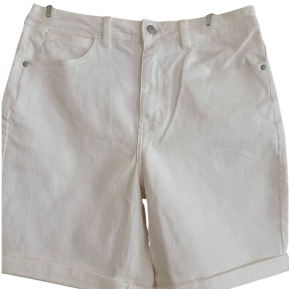 Wrangler Womens High Rise Denim Shorts White Size 14 Rolled Inseam 1960923 NEW